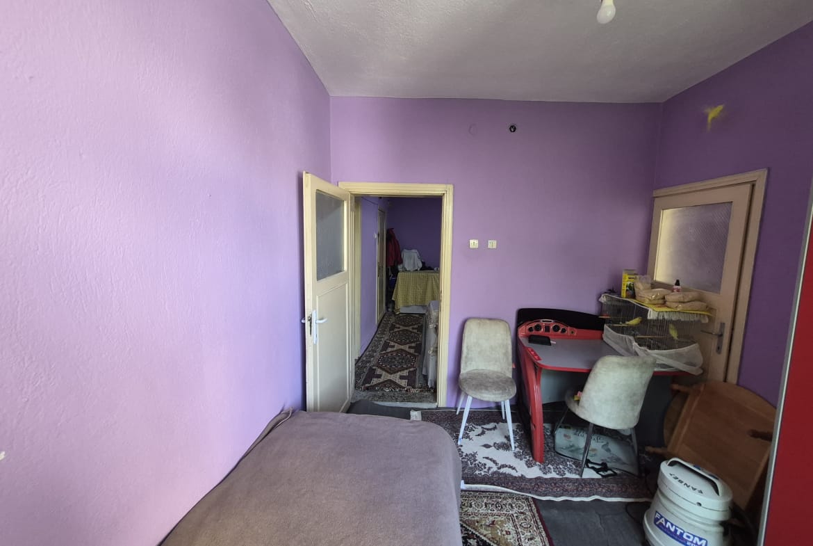 SEKİ ÇEŞME MAHALLESİ 3+1 ODALI 150M2 ARA KAT SATILIK DAİRE