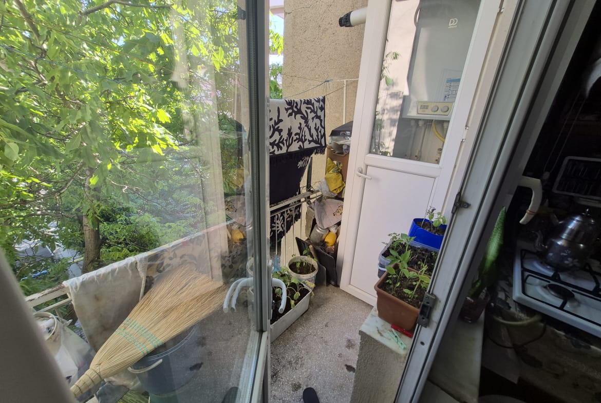 SEKİ ÇEŞME MAHALLESİ 3+1 ODALI 150M2 ARA KAT SATILIK DAİRE