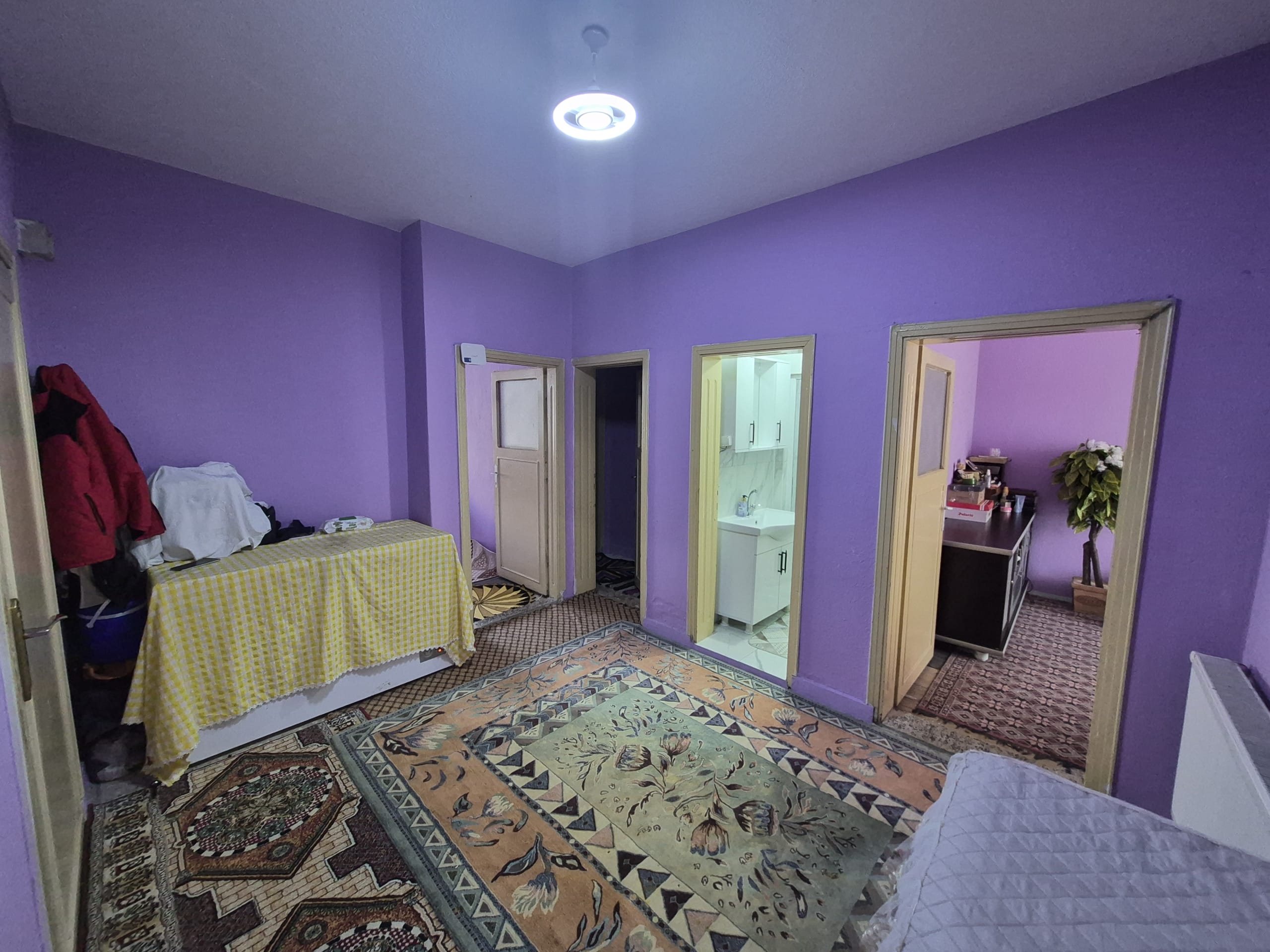 SEKİ ÇEŞME MAHALLESİ 3+1 ODALI 150M2 ARA KAT SATILIK DAİRE