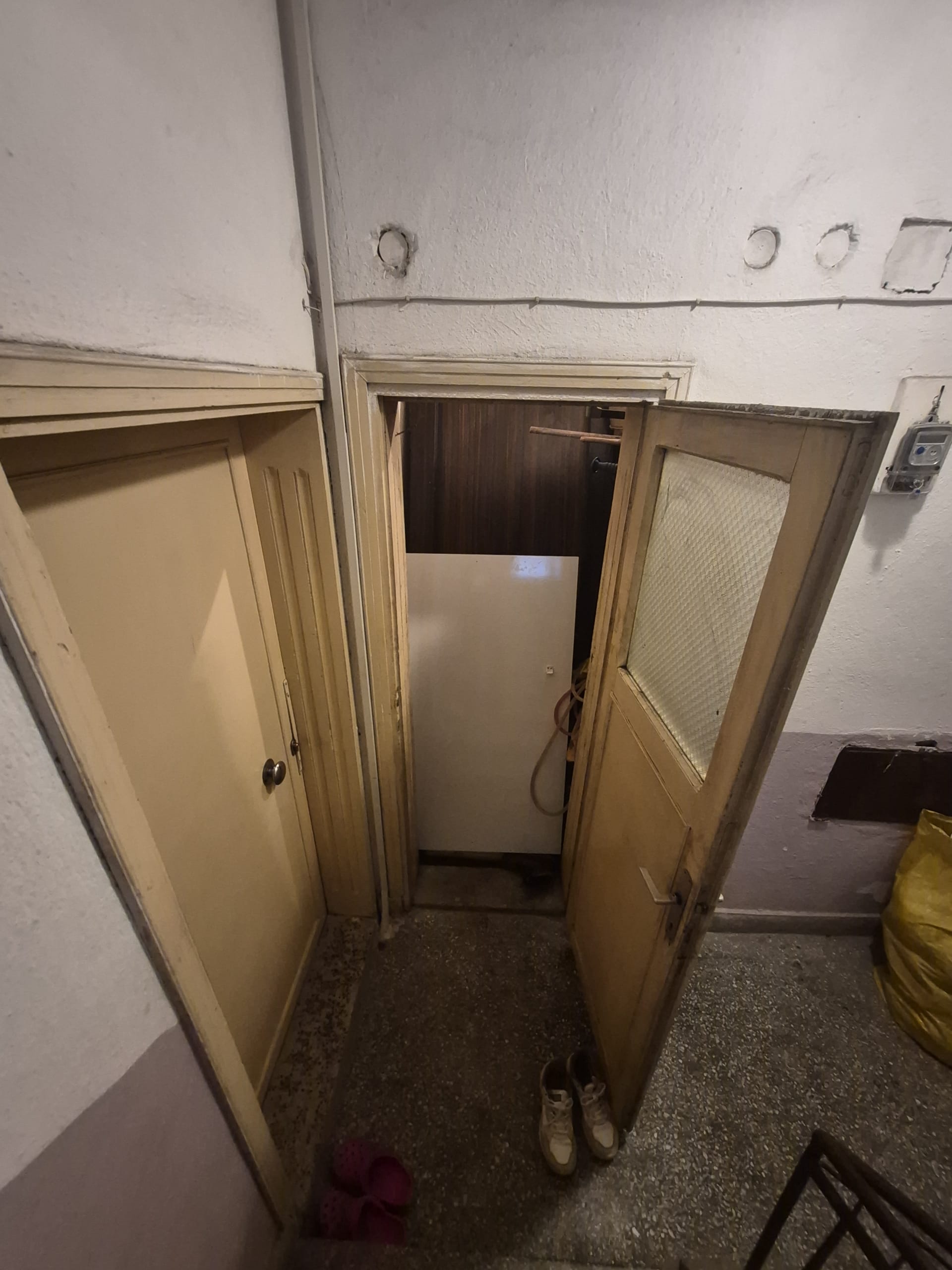 SEKİ ÇEŞME MAHALLESİ 3+1 ODALI 150M2 ARA KAT SATILIK DAİRE