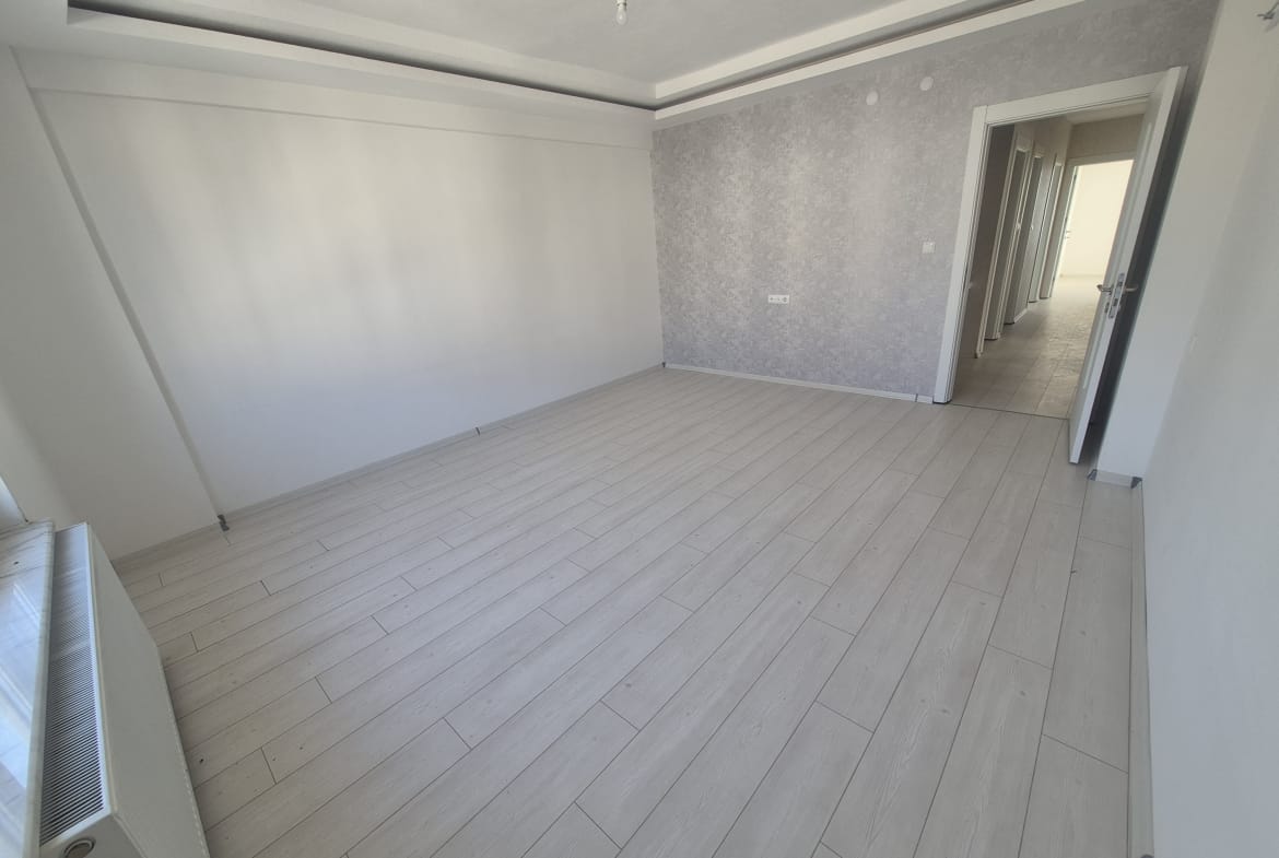 ÜNİVERSİTE MAHALLESİ SATILIK 3+1 5. KAT DAİRE