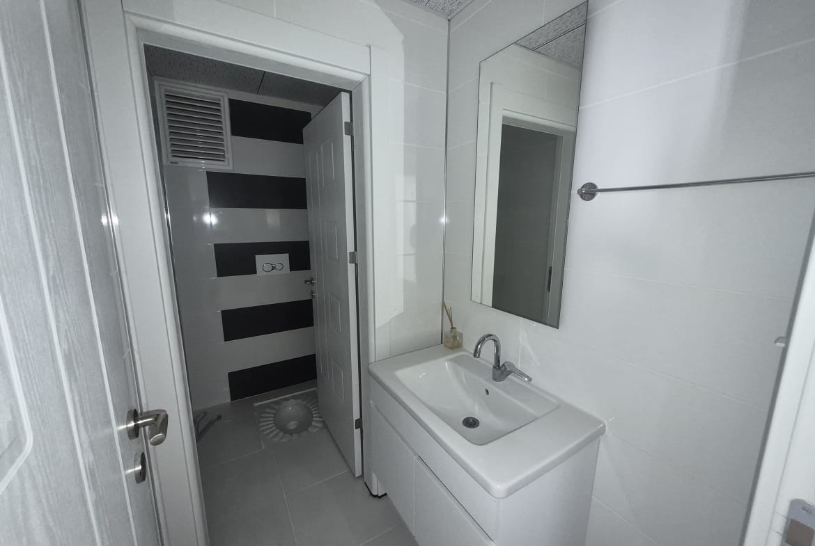 ÜNİVERSİTE MAHALLESİ SATILIK 3+1 5. KAT DAİRE