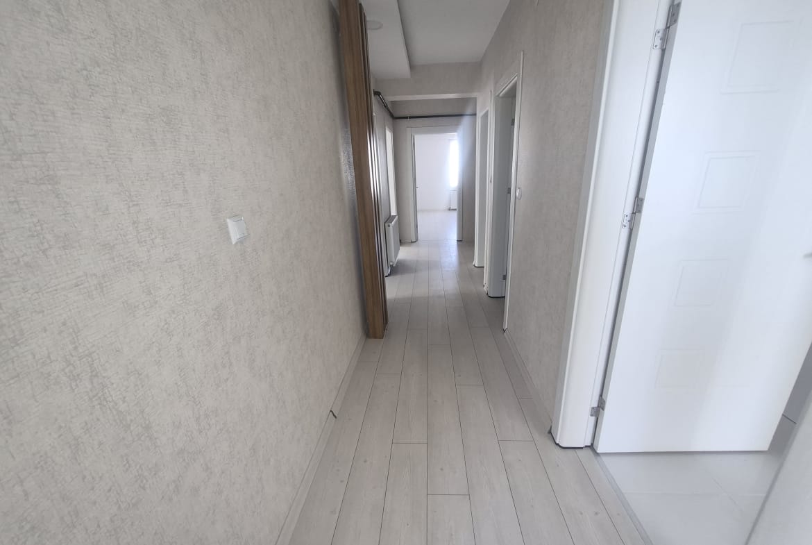 ÜNİVERSİTE MAHALLESİ SATILIK 3+1 5. KAT DAİRE