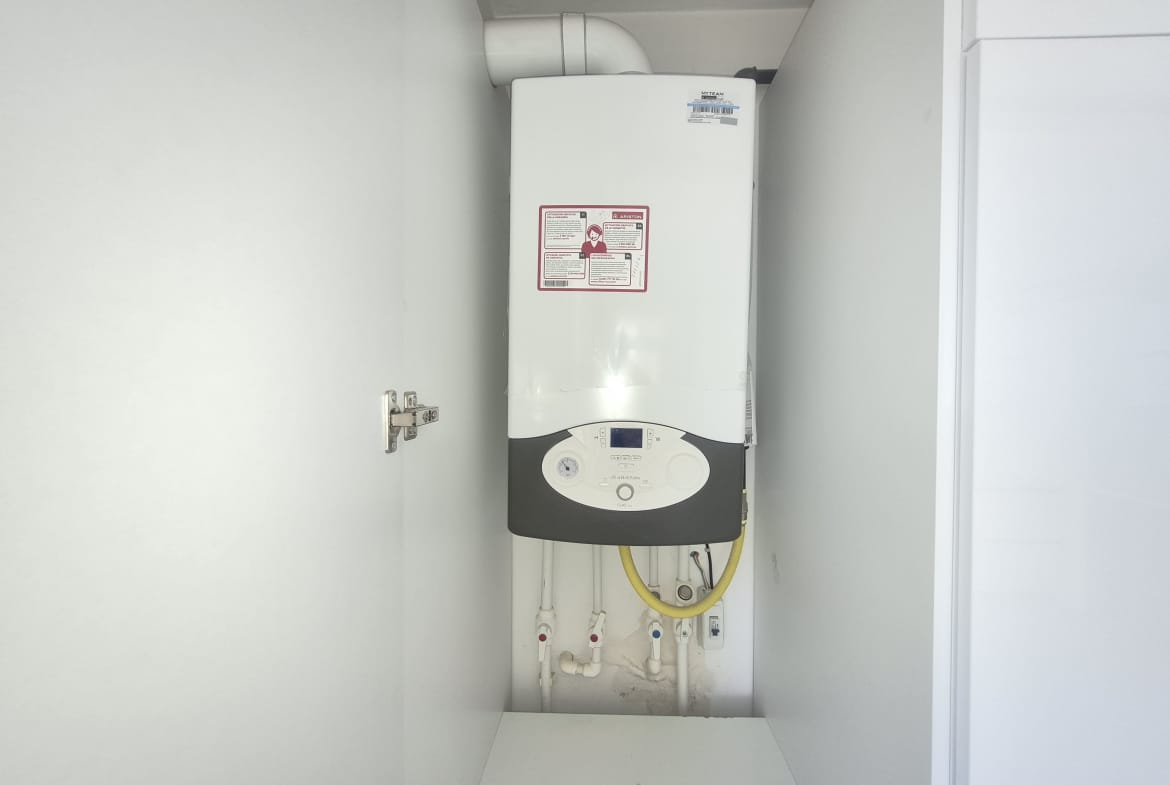 ÜNİVERSİTE MAHALLESİ SATILIK 3+1 5. KAT DAİRE