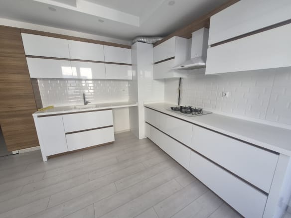 ÜNİVERSİTE MAHALLESİ SATILIK 3+1 5. KAT DAİRE