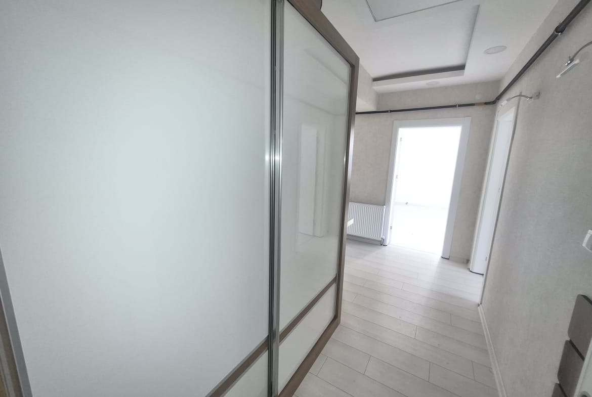 ÜNİVERSİTE MAHALLESİ SATILIK 3+1 5. KAT DAİRE