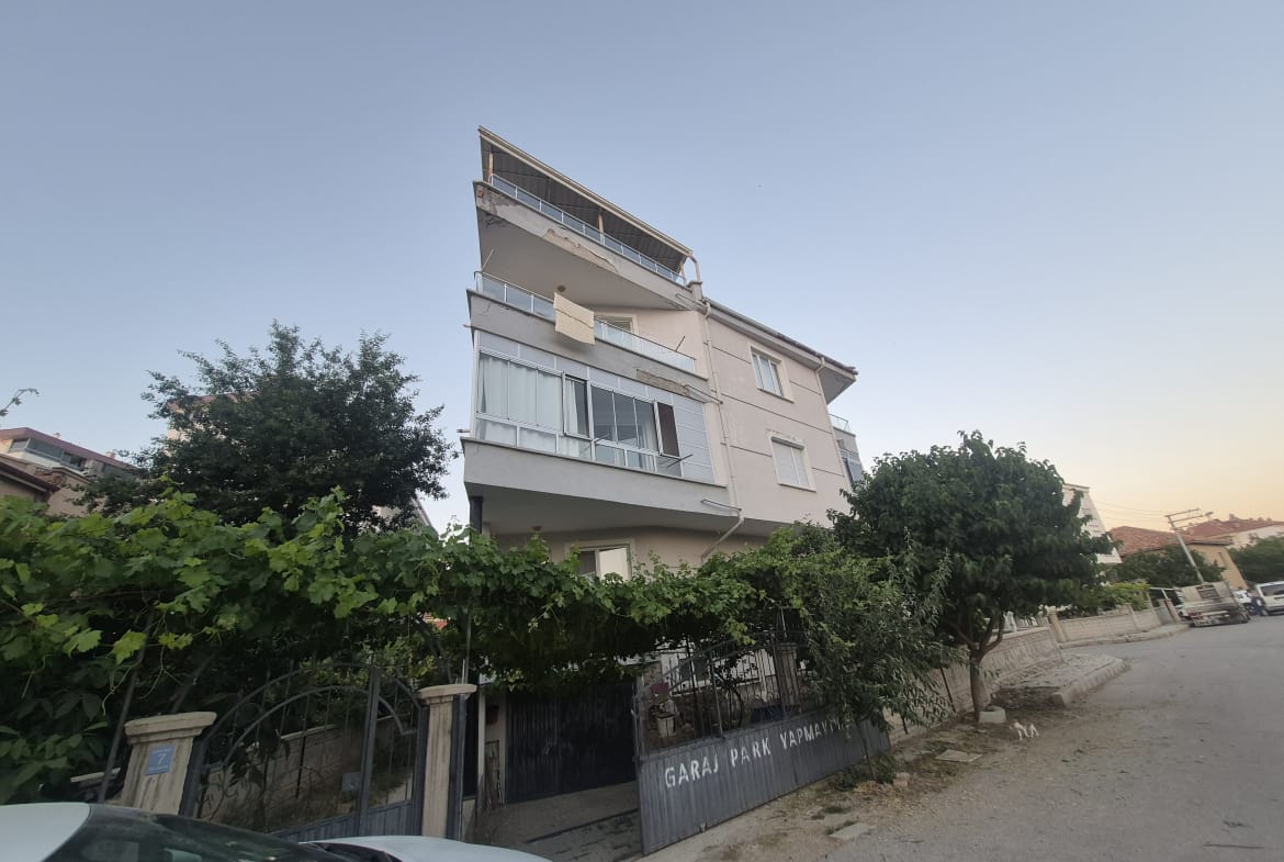 ÇELTEK MAHALLESİ 5+1 ODALI BİREYSEL GARAJLI SATILIK DUBLEKS DAİRE