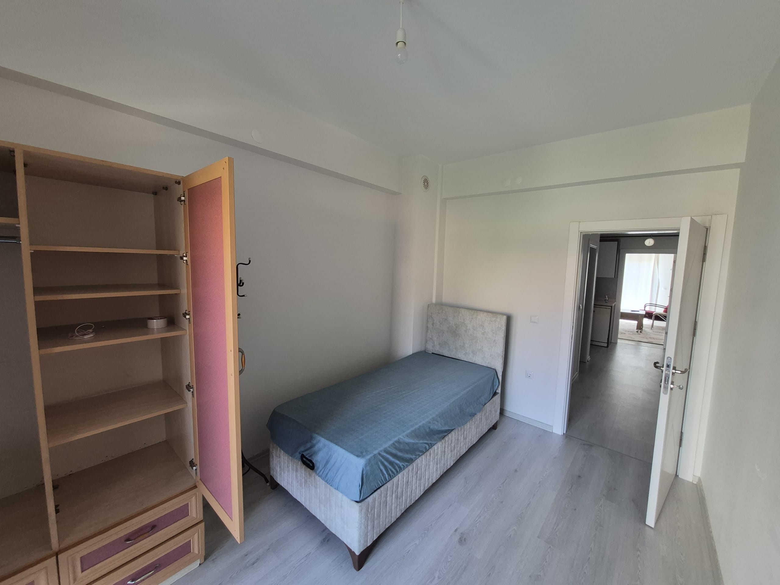 KOÇAKDEDE MAHALLESİ EŞYALI 1+1 KİRALIK APART