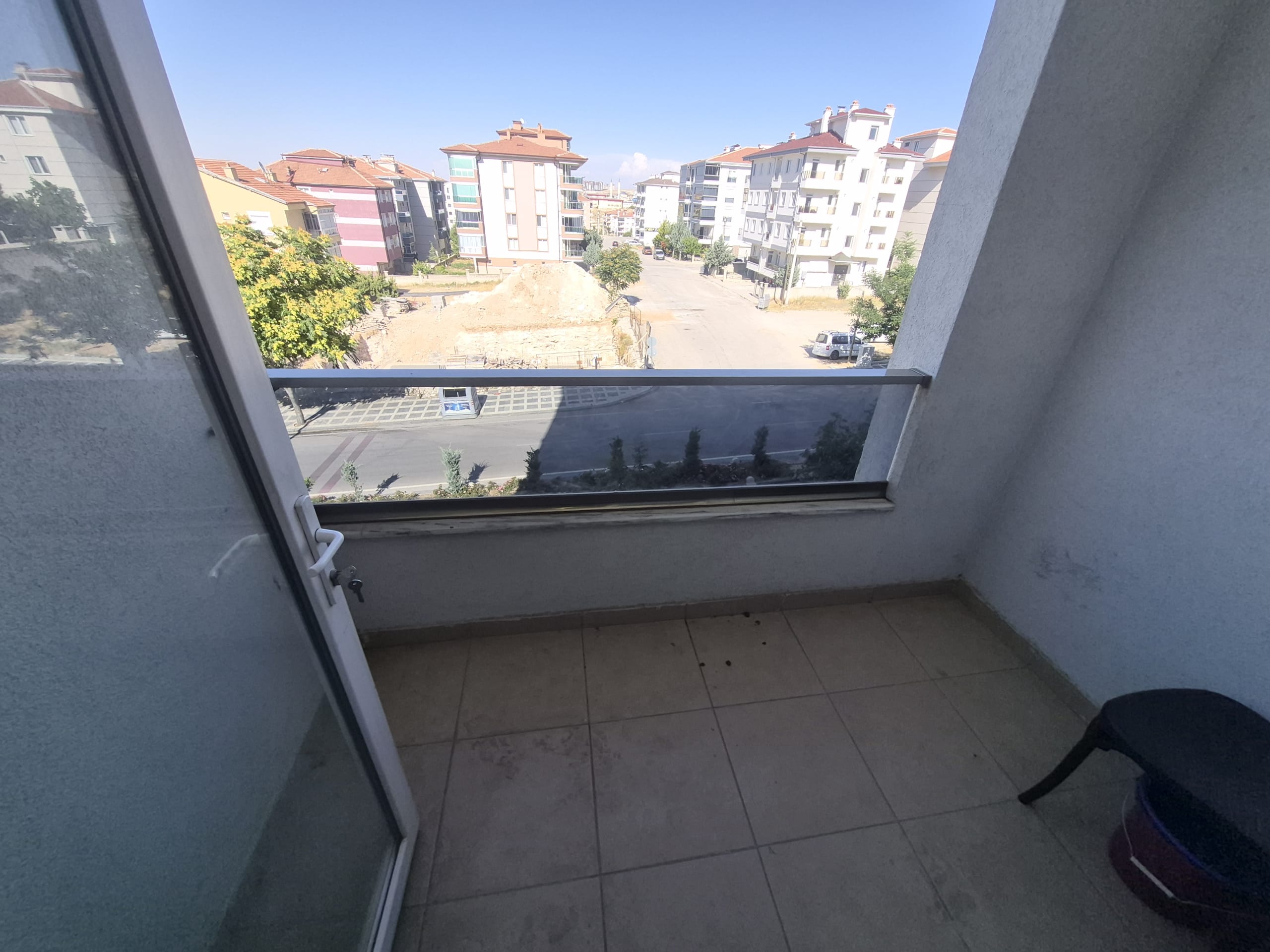 OSMANGAZİ MAHALLESİNDE KİRALIK EŞYALI APART