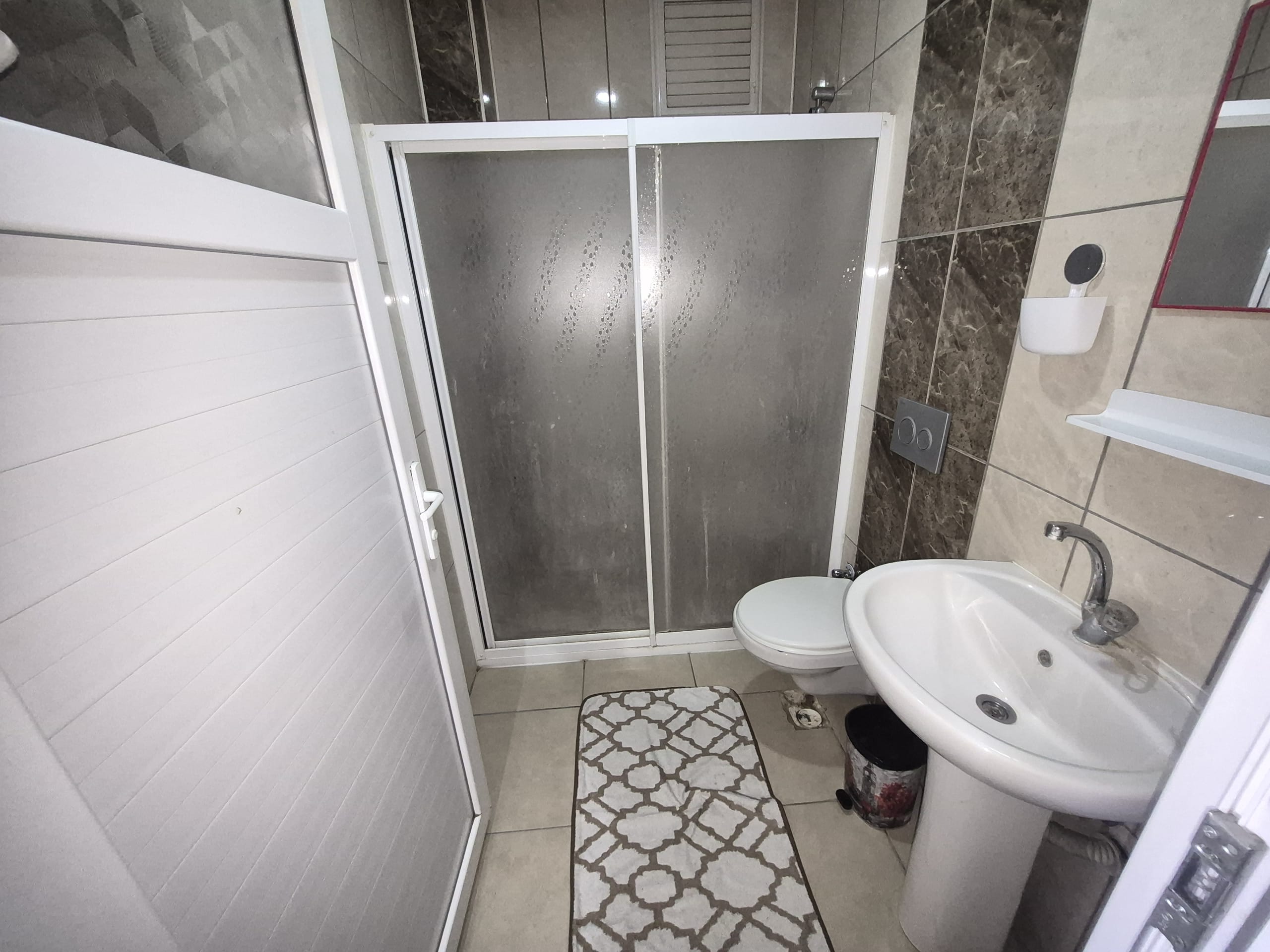 OSMANGAZİ MAHALLESİNDE KİRALIK EŞYALI APART