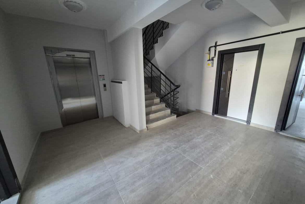 FENARİ MAHALLESİNDE EŞYALI 1+1 KİRALIK DAİRE