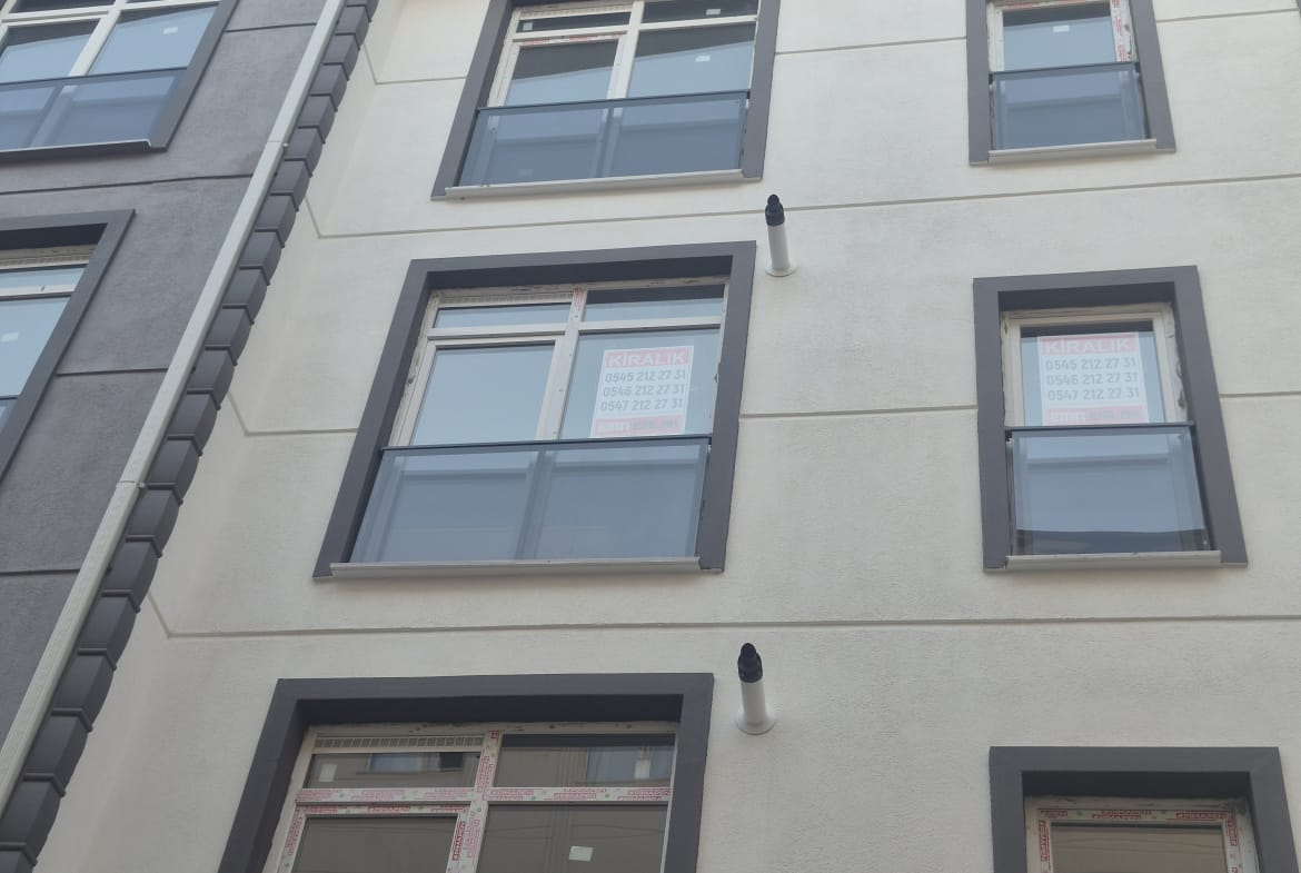 FENARİ MAHALLESİNDE EŞYALI 1+1 KİRALIK DAİRE