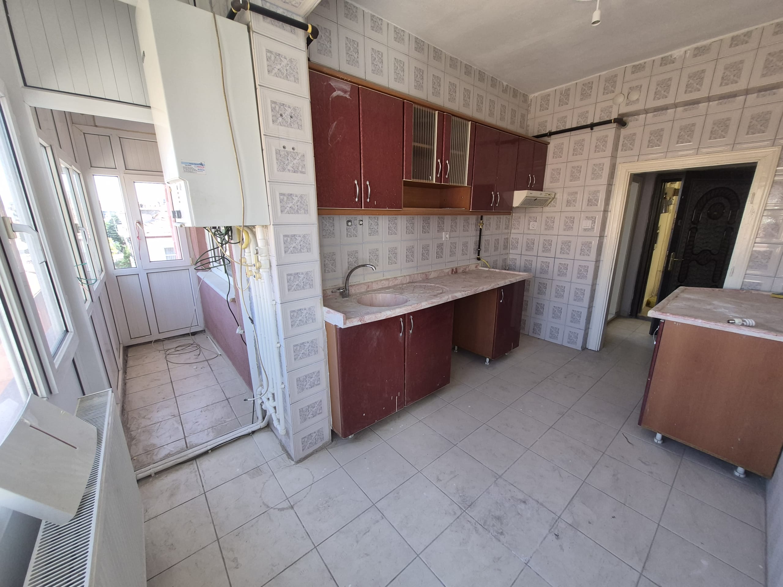 NEFİSE SULTAN MAHALLESİ 2+1 5. KAT KİRALIK DAİRE