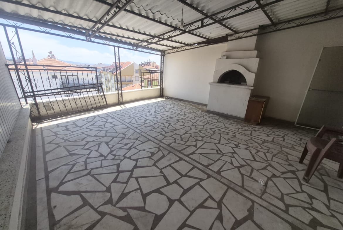 İMARET MAHALLESİ 2+1 ÇATI KATI KİRALIK DAİRE