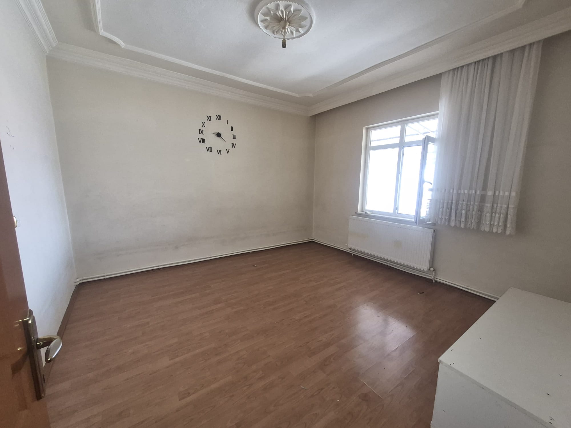 İMARET MAHALLESİ 2+1 ÇATI KATI KİRALIK DAİRE