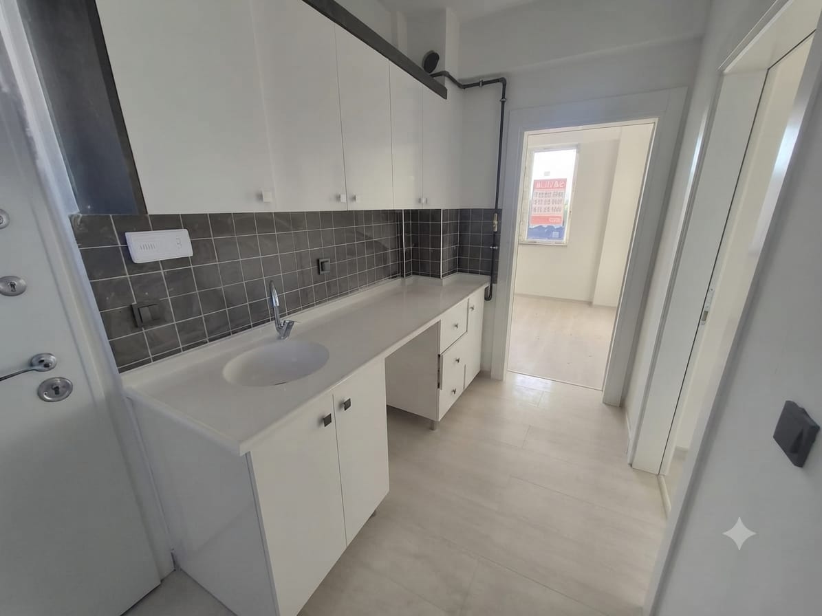YENİ MAHALLEDE 1+1 SIFIR ASANSÖRLÜ APART