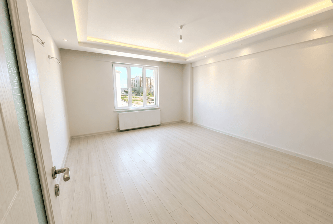 ÜNİVERSİTE MAHALLESİ SATILIK 3+1 5. KAT DAİRE